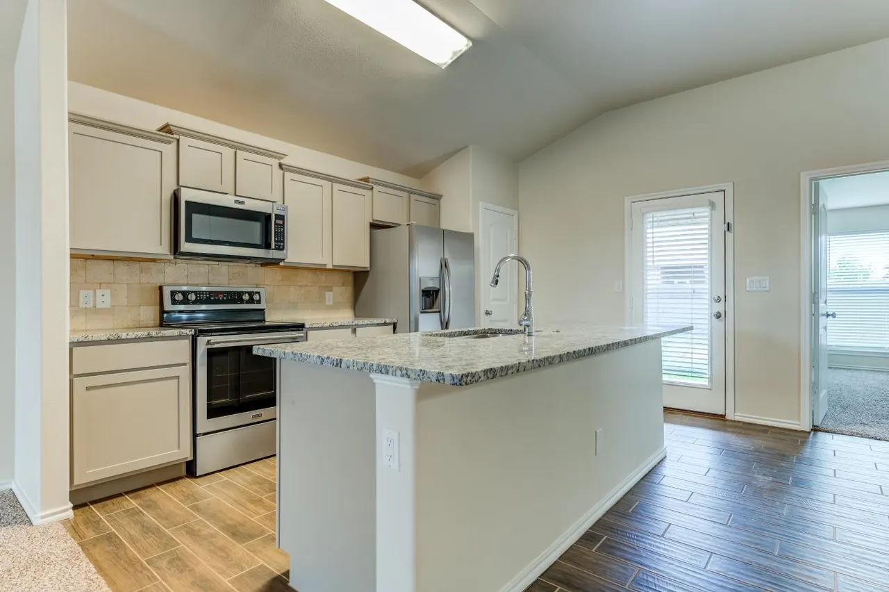 Photo 3 — 13816 Vernon Avenue, Lubbock, TX 79423