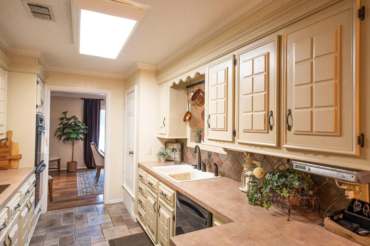 Photo 9 — 3405 95th Street, Lubbock, TX 79423