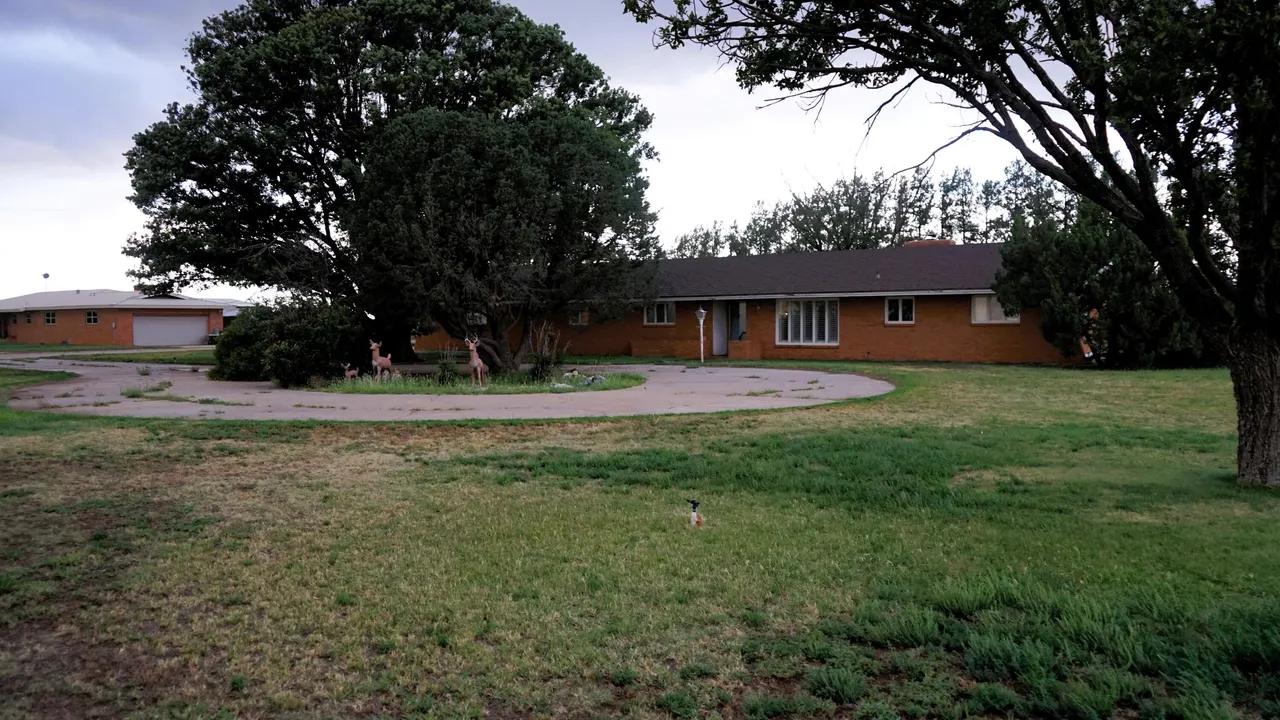 Front exterior — 1703 US-70, Springlake, TX 79082