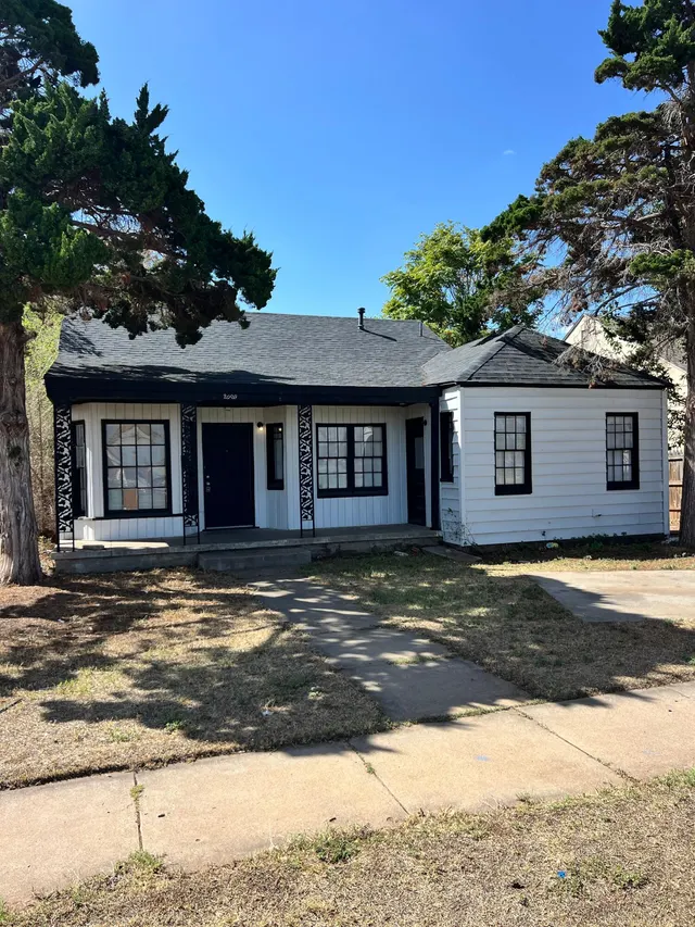 Front exterior — 2009 22nd Street, Lubbock, TX 79411