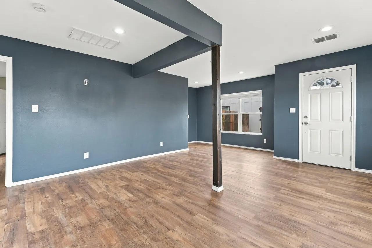Photo 4 — 1003 8th Street, Shallowater, TX 79363