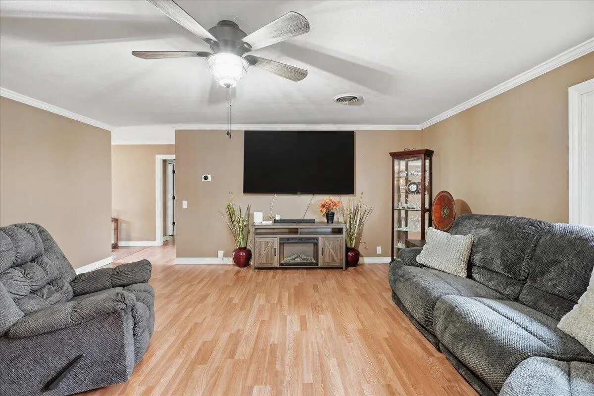 Photo 4 — 2529 52nd Street, Lubbock, TX 79413