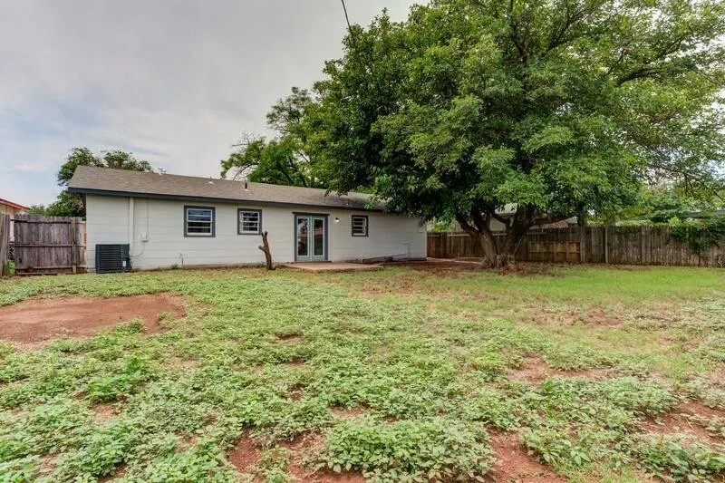 Photo 15 — 1612 68th Street, Lubbock, TX 79412
