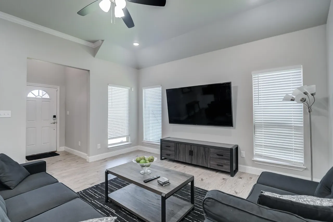Photo 13 — 1206 N Essex Avenue, Lubbock, TX 79416