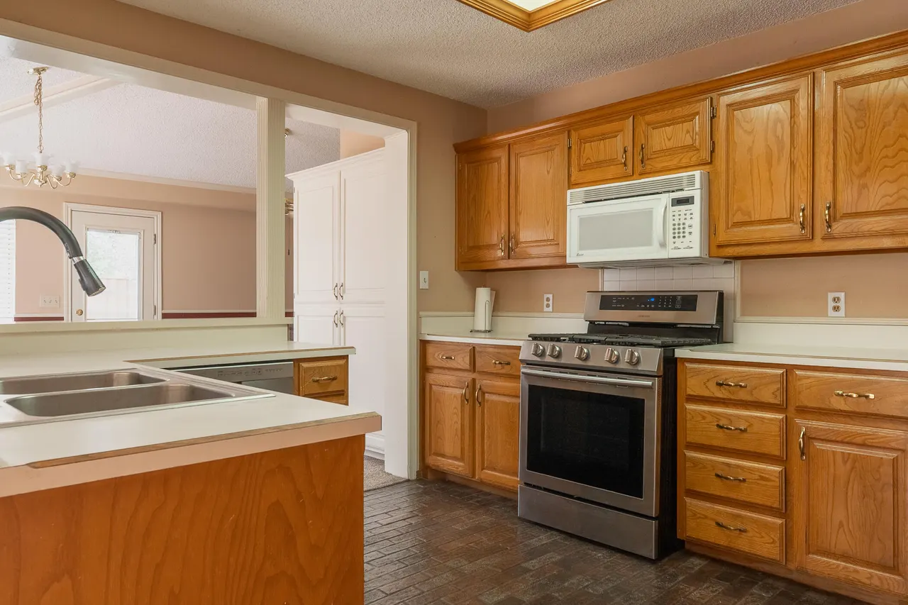 Photo 12 — 5709 95th Street, Lubbock, TX 79424