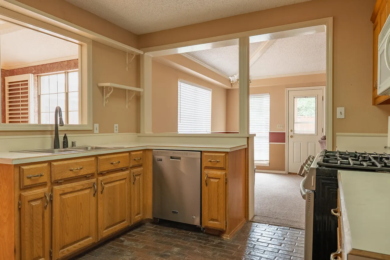 Photo 13 — 5709 95th Street, Lubbock, TX 79424
