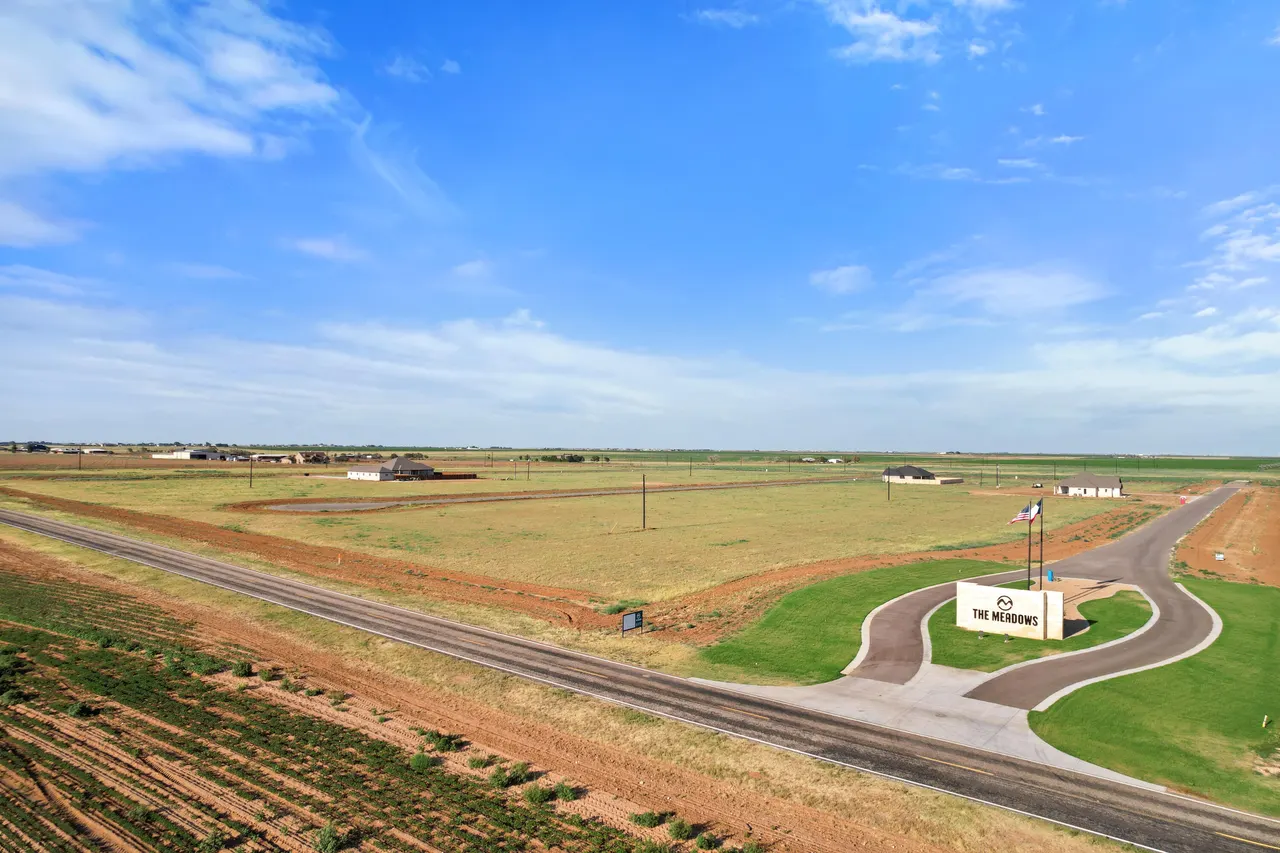 Photo 4 — 1110 Meadows Boulevard, New Home, TX 79383