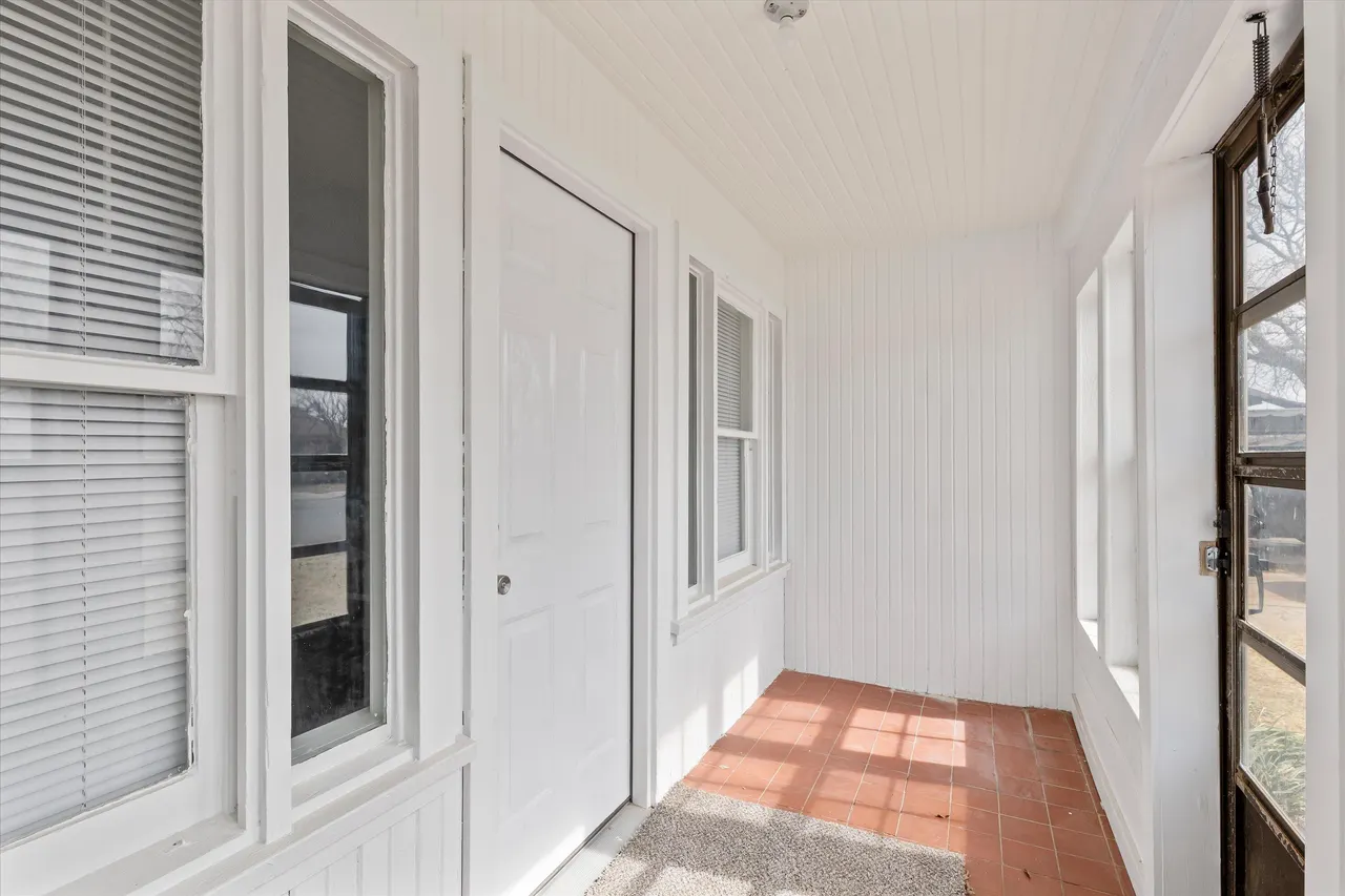 Photo 4 — 107 Hickory Street, Levelland, TX 79336