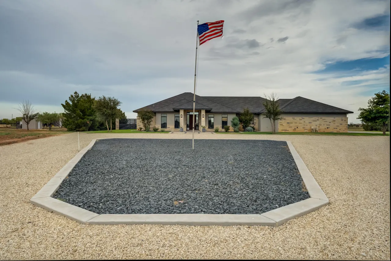 Photo 7 — 12117 E Farm To Market Road 40, Slaton, TX 79364