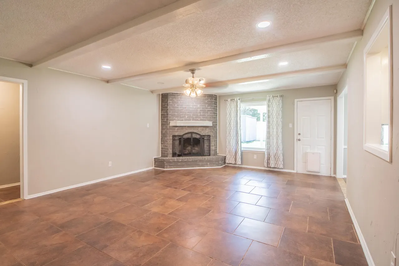 Photo 4 — 4709 59th Street, Lubbock, TX 79414