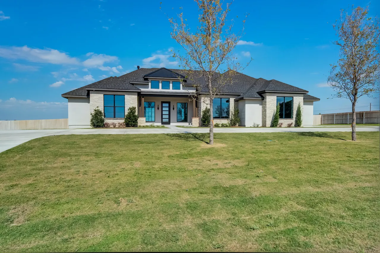 Front exterior — 3806 County Road 7665, Lubbock, TX 79423