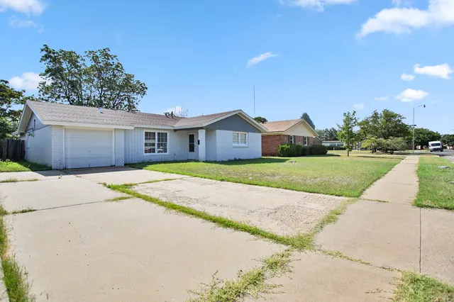 Photo 2 — 6611 Canton Avenue, Lubbock, TX 79413