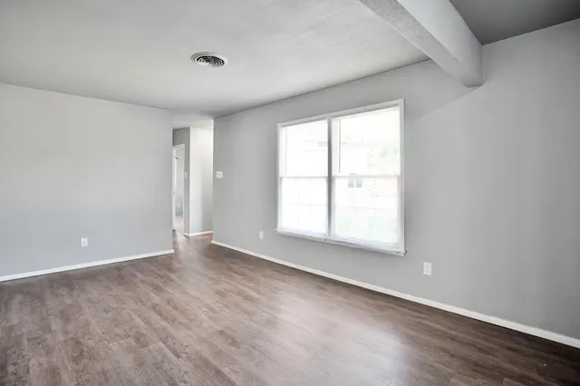 Photo 7 — 6611 Canton Avenue, Lubbock, TX 79413