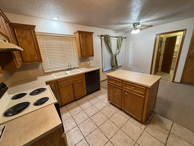 Photo 6 — 4437 76th Street, Lubbock, TX 79424