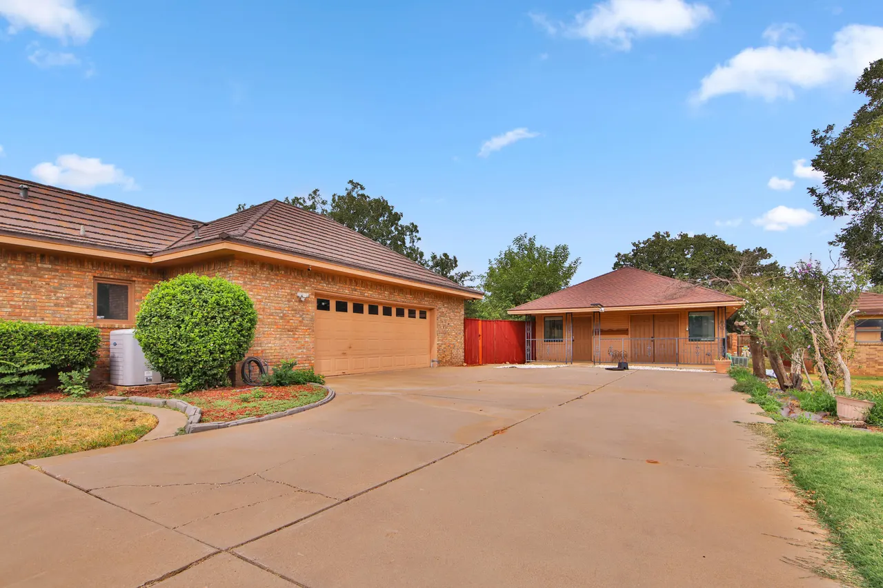 Photo 5 — 6604 3rd Street, Lubbock, TX 79416