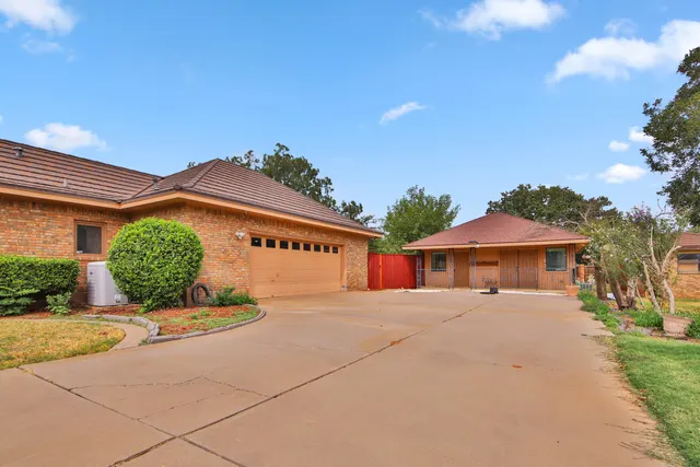 Photo 5 — 6604 3rd Street, Lubbock, TX 79416