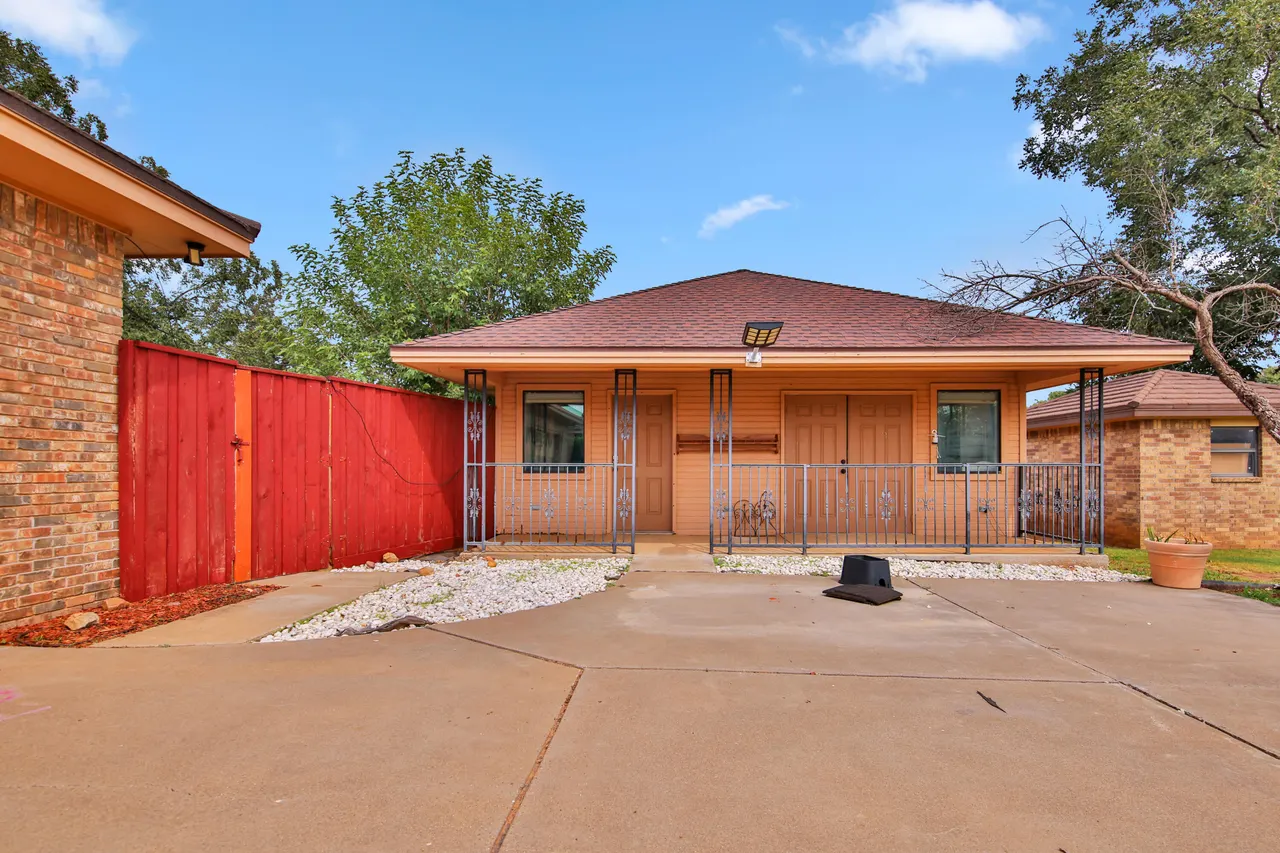 Photo 6 — 6604 3rd Street, Lubbock, TX 79416
