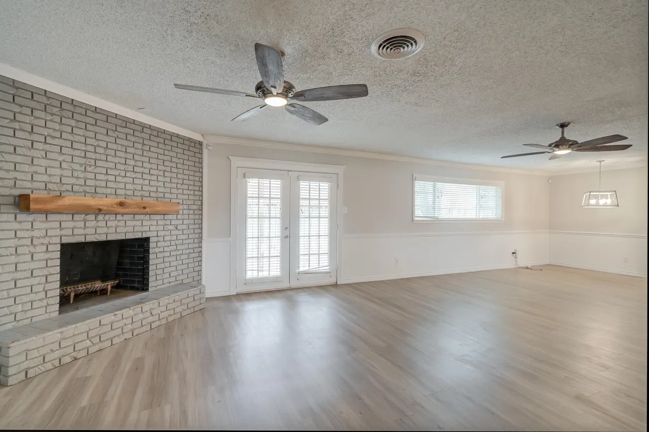 Photo 8 — 2117 62nd Street, Lubbock, TX 79412