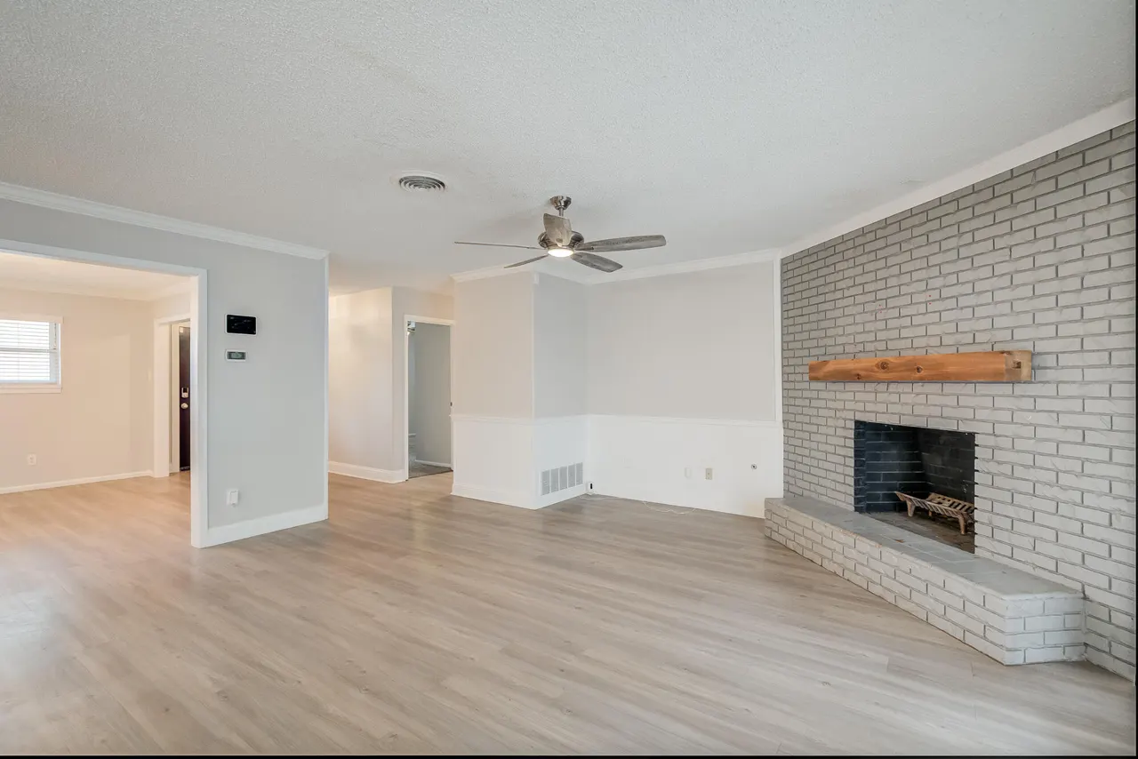 Photo 13 — 2117 62nd Street, Lubbock, TX 79412