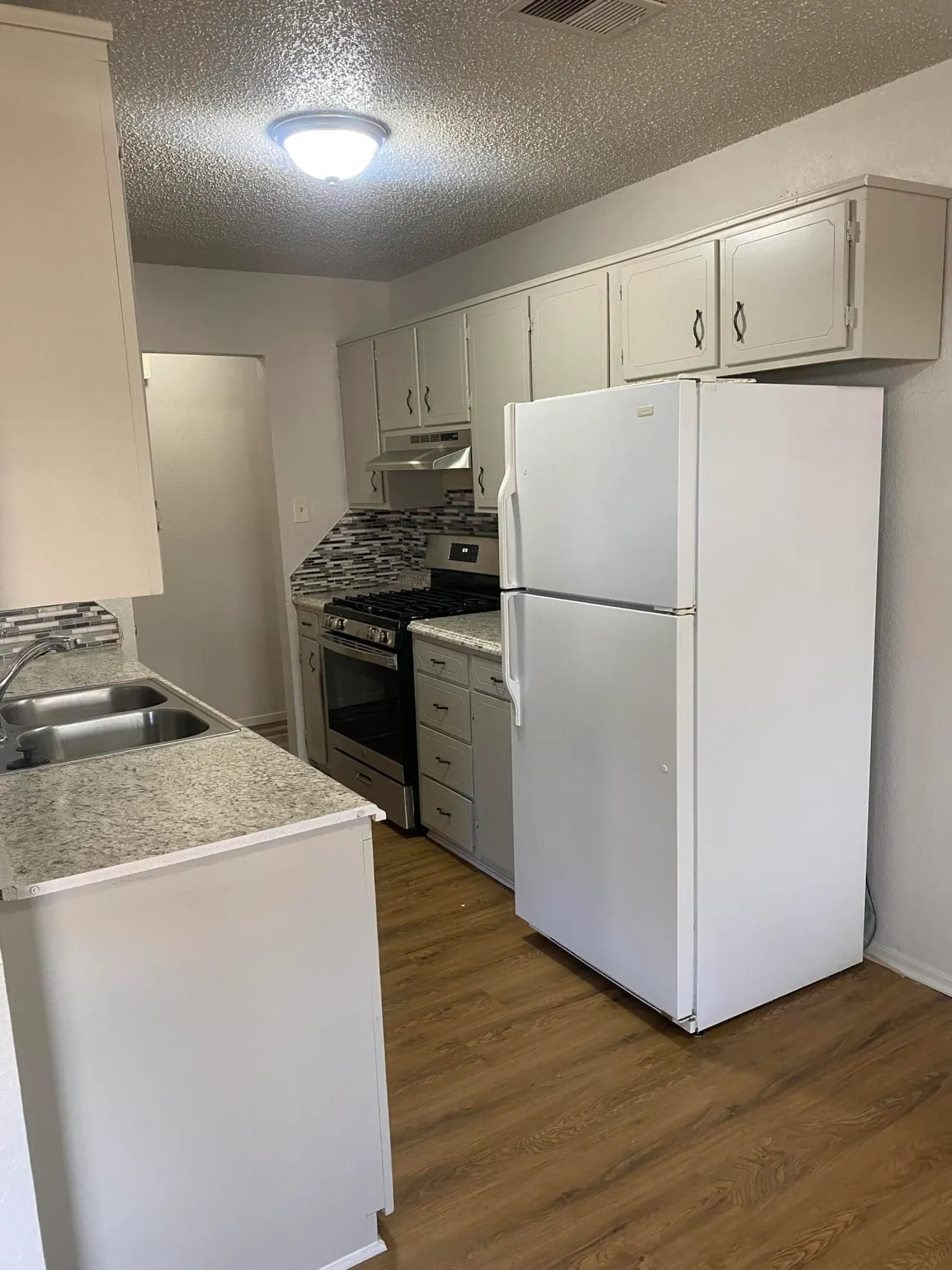 Photo 5 — 7404 Fir Avenue, Lubbock, TX 79404