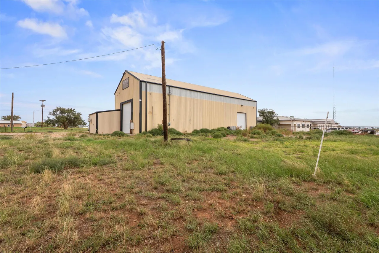 Photo 6 — 802 Seagraves Road, Brownfield, TX 79316