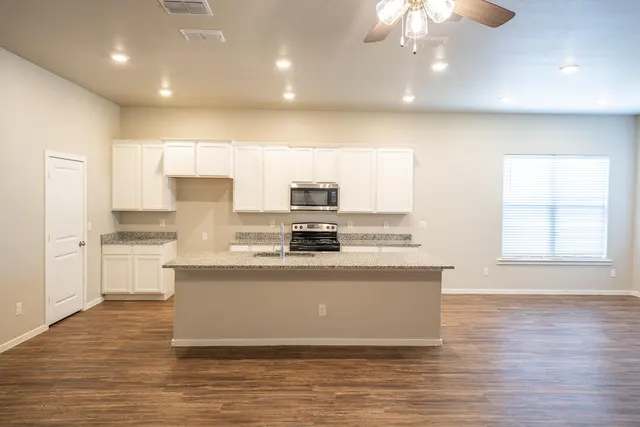 Photo 4 — 2149 Kirksey Avenue, Lubbock, TX 79407
