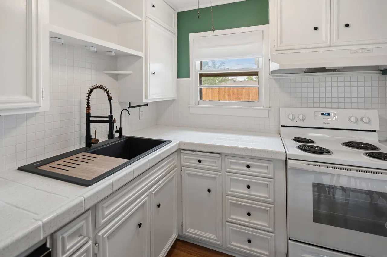 Photo 7 — 5325 32nd Street, Lubbock, TX 79407