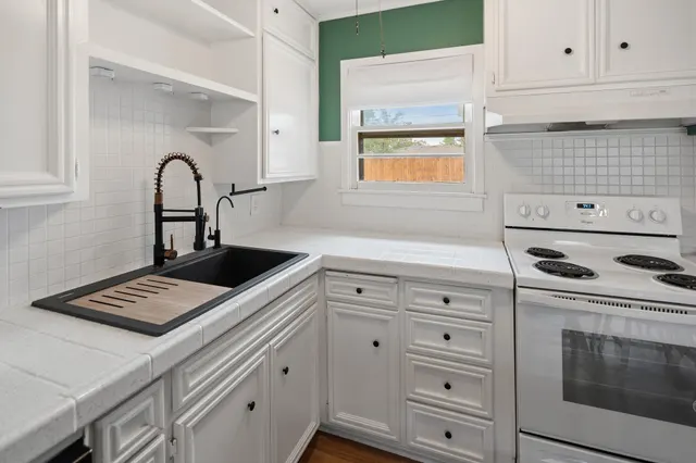 Photo 7 — 5325 32nd Street, Lubbock, TX 79407