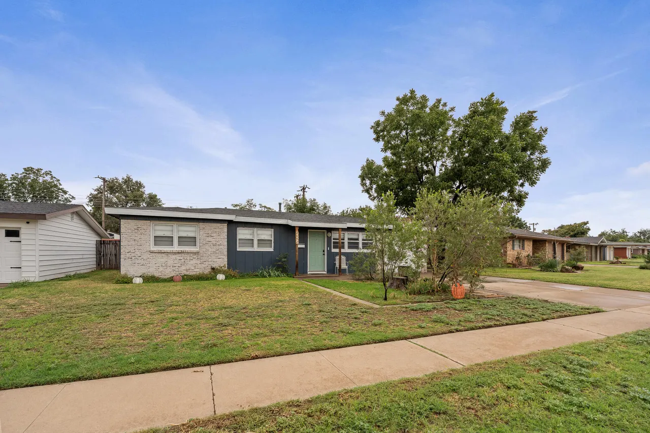 Front exterior — 5325 32nd Street, Lubbock, TX 79407