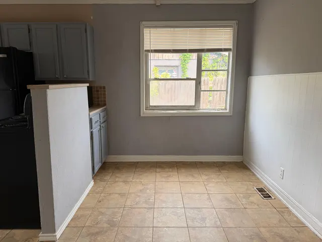 Photo 5 — 1204 Ave K, Levelland, TX 79336