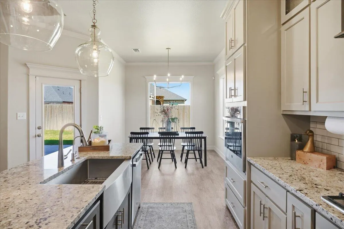 Photo 6 — 716 Ventoso Circle, Wolfforth, TX 79382