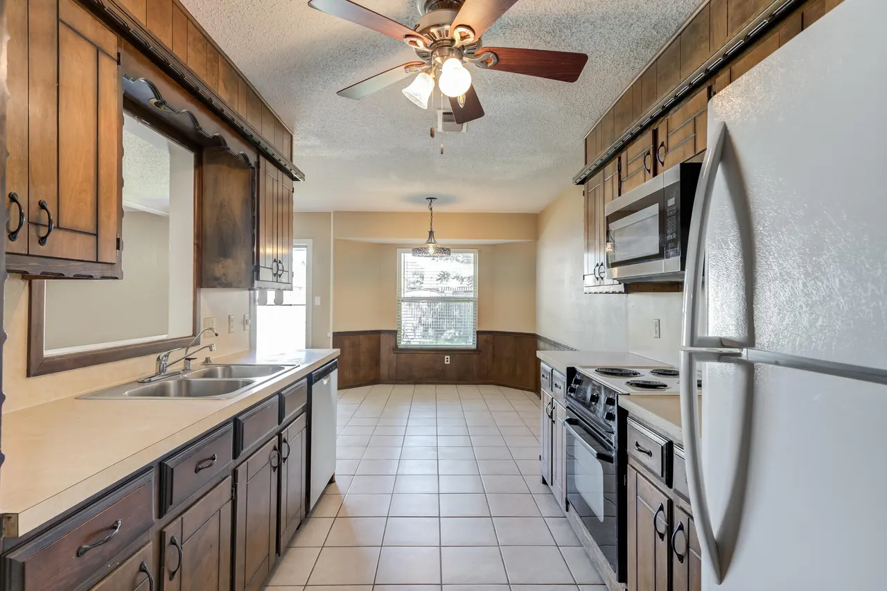 Photo 11 — 4620 Itasca Street, Lubbock, TX 79416