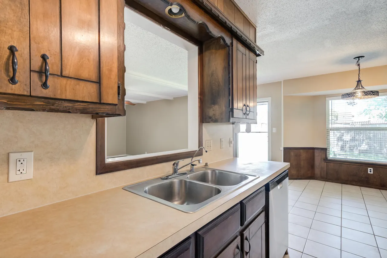 Photo 12 — 4620 Itasca Street, Lubbock, TX 79416