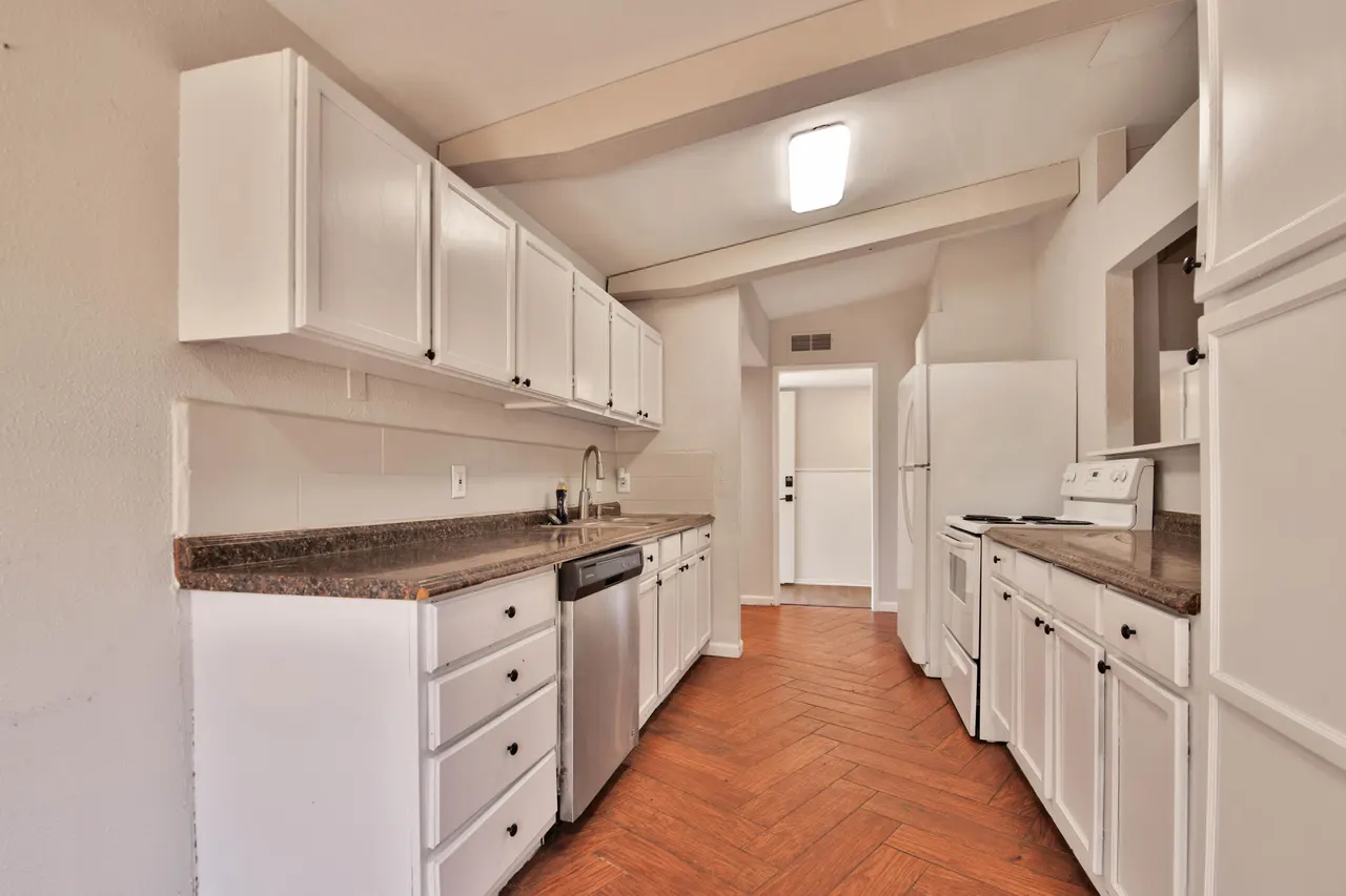 Photo 8 — 2007 68th Street, Lubbock, TX 79412