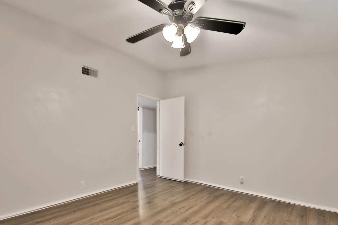 Photo 17 — 2007 68th Street, Lubbock, TX 79412