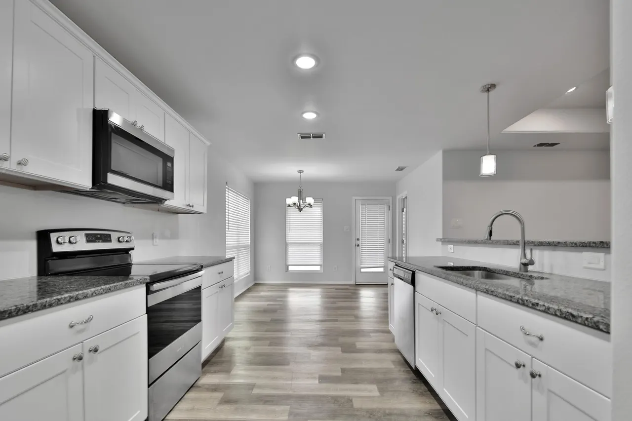 Photo 11 — 8411 10th Place, Lubbock, TX 79416