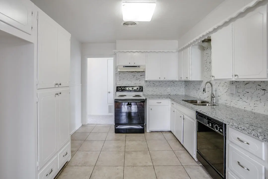 Photo 8 — 2821 32nd Street, Lubbock, TX 79410
