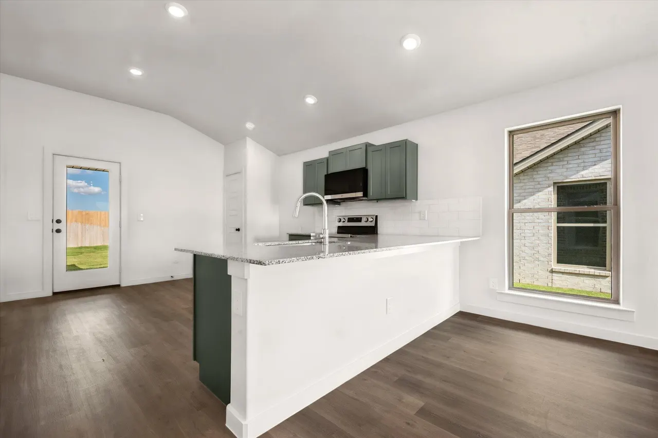 Photo 10 — 13710 Gary Avenue, Lubbock, TX 79423