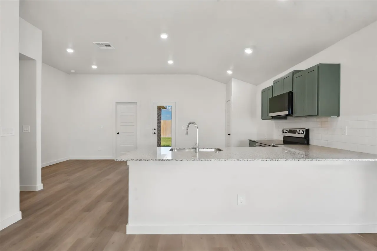 Photo 11 — 13710 Gary Avenue, Lubbock, TX 79423