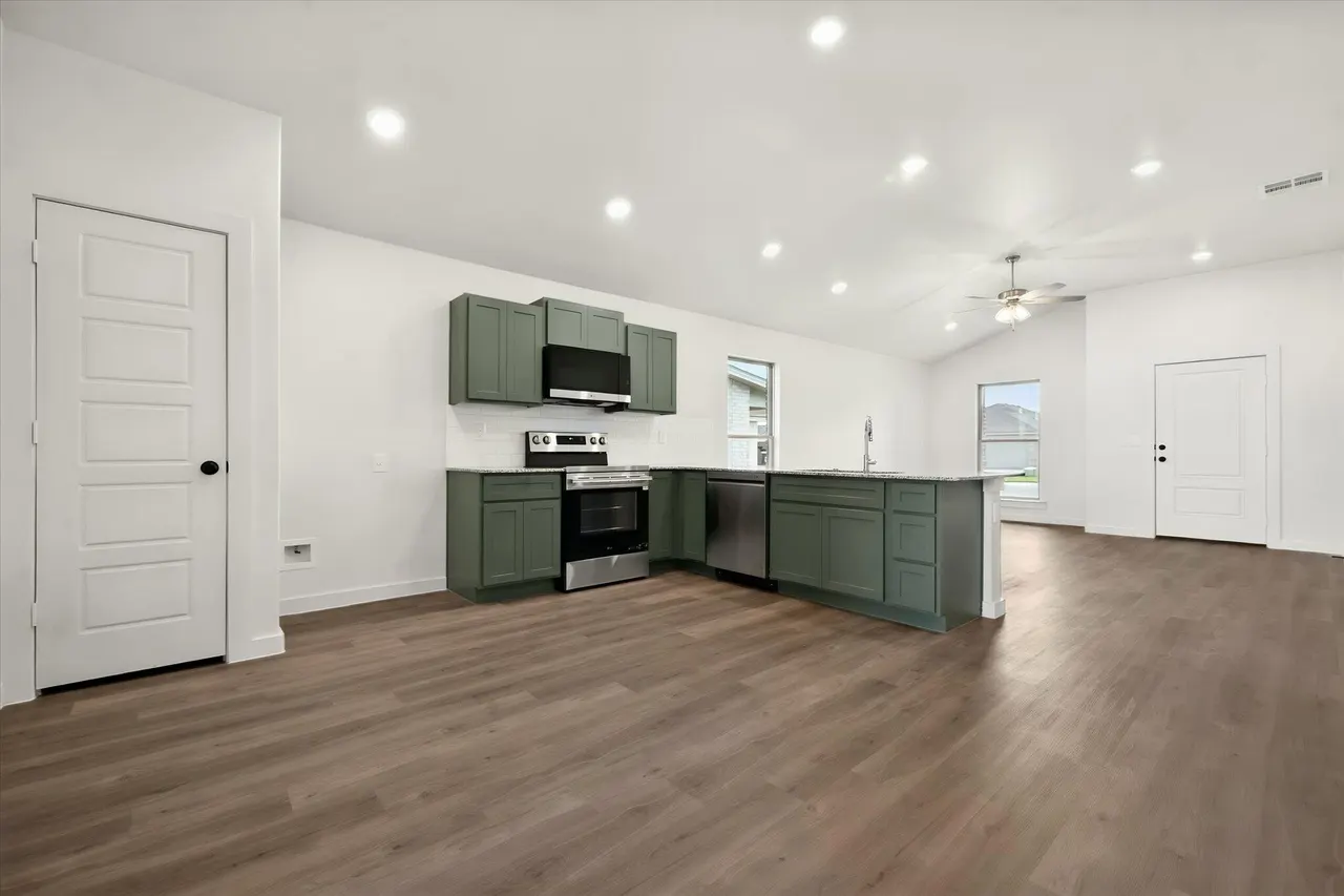 Photo 12 — 13710 Gary Avenue, Lubbock, TX 79423