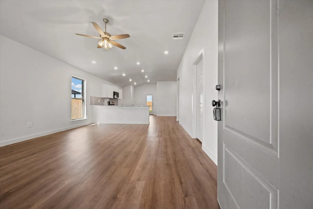 Photo 3 — 13712 Gary Avenue, Lubbock, TX 79423
