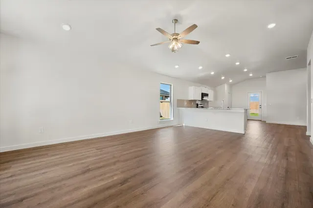 Photo 4 — 13712 Gary Avenue, Lubbock, TX 79423