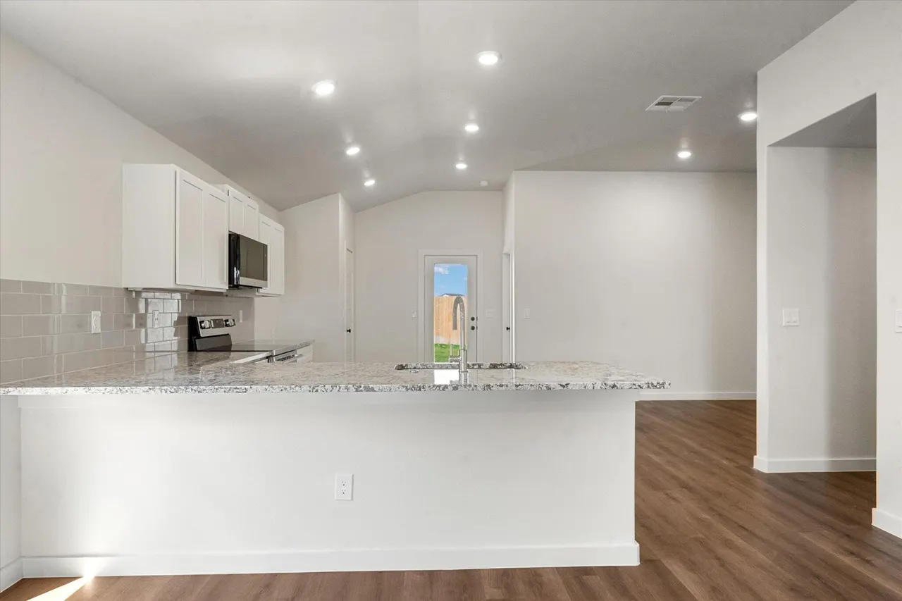 Photo 6 — 13712 Gary Avenue, Lubbock, TX 79423
