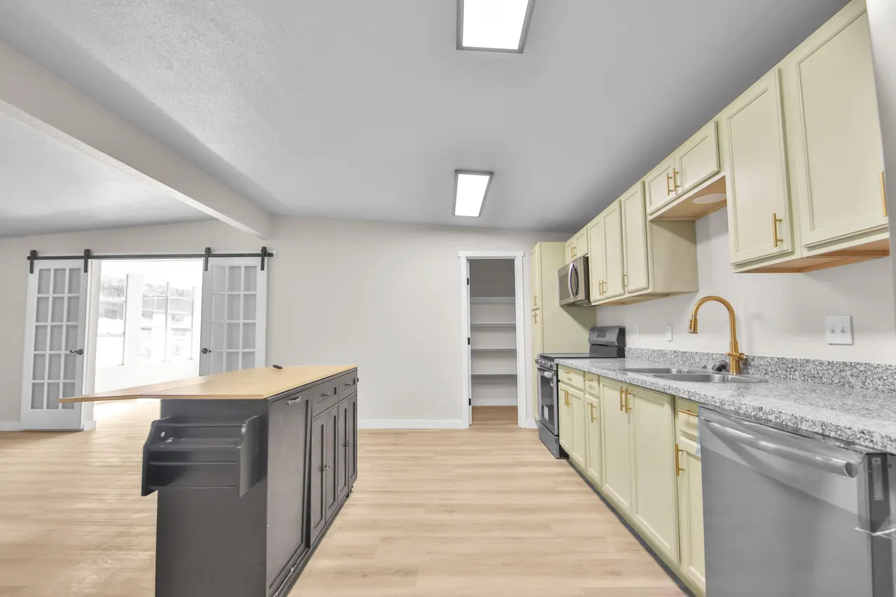 Photo 12 — 2829 66th Street, Lubbock, TX 79413
