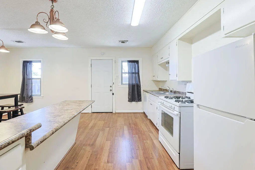 Photo 20 — 1724 28th Street, Lubbock, TX 79411