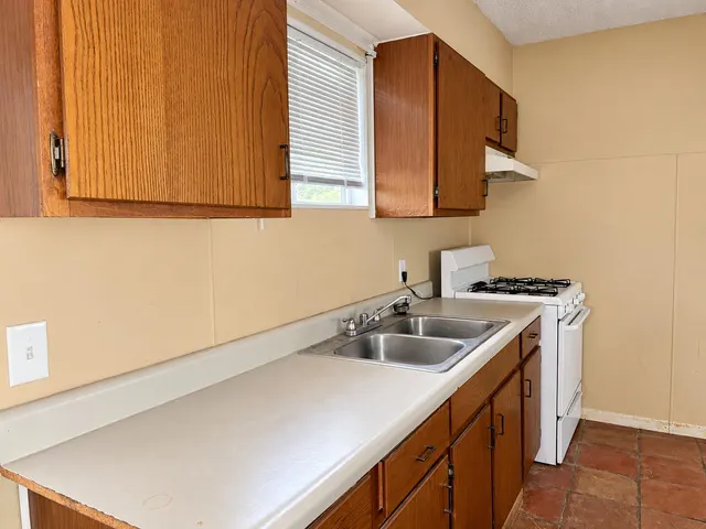 Photo 5 — 3722 31st Street, Lubbock, TX 79410