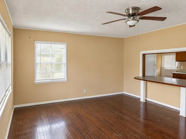 Photo 2 — 3722 31st Street, Lubbock, TX 79410