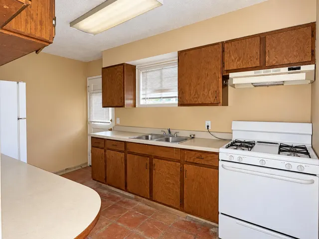 Photo 6 — 3722 31st Street, Lubbock, TX 79410