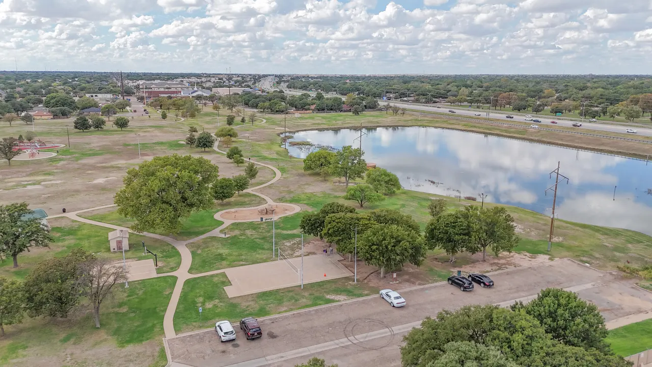 Photo 41 — 7905 Knoxville Avenue, Lubbock, TX 79423