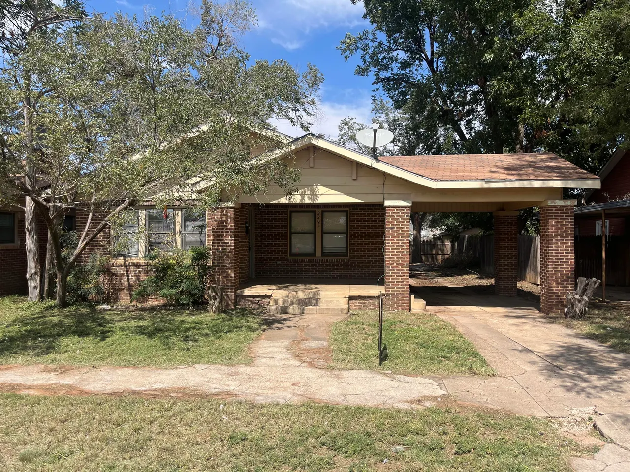 Front exterior — 2208 18th Street, Lubbock, TX 79401